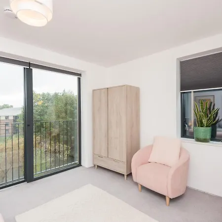 Pass The Keys Deluxe On The River Leeds Dock Pass The Keys Holiday home *