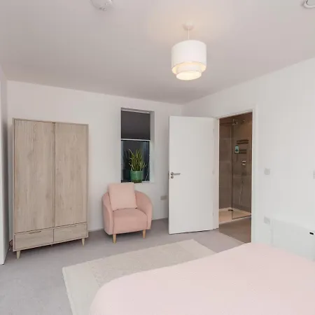 Pass The Keys Deluxe On The River Leeds Dock Pass The Keys Holiday home Leeds (West Yorkshire)